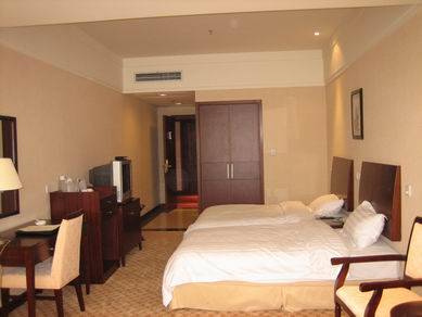 工厂位于意大利著名的橱柜制造中心佩萨罗