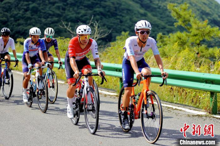 2024长江三峡·巫溪红池坝第十一届自行车赛开赛