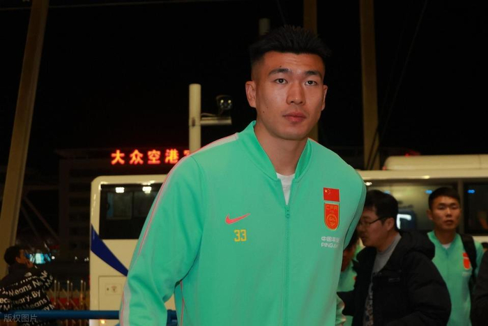 国足集训名单争议：签证成关键因素