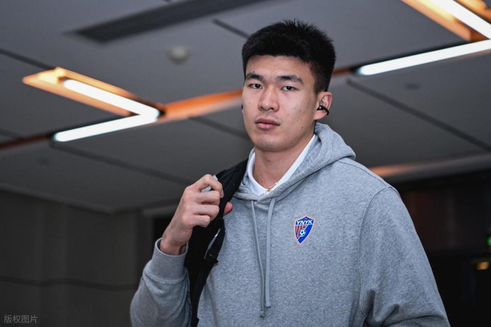 国足集训名单争议：签证成关键因素