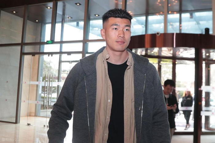 国足集训名单争议：签证成关键因素