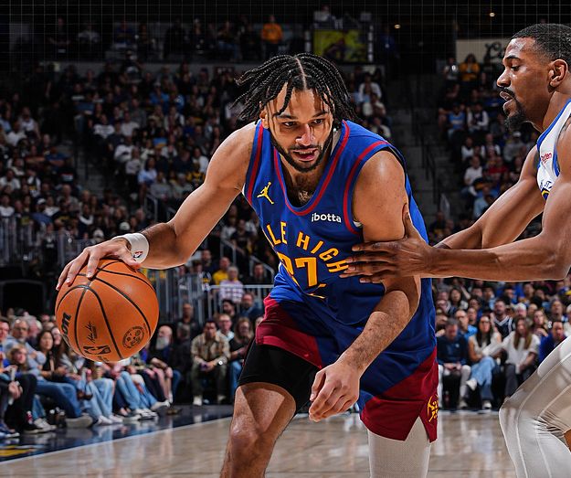 掘金逆转勇士：约基奇三双引领反击，勇士伤病