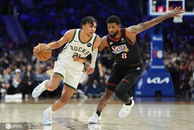 76人替补席爆发助队大胜雄鹿20分