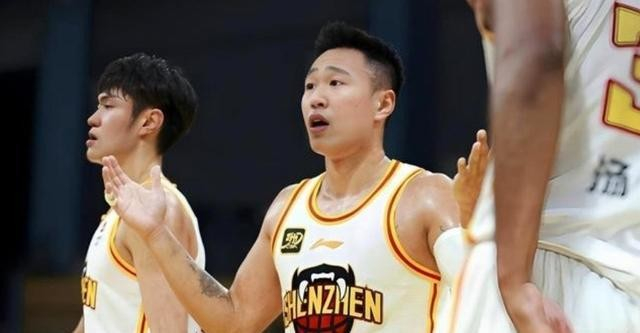 CBA常规赛收官战：上海稳居榜首 深圳冲击季后赛